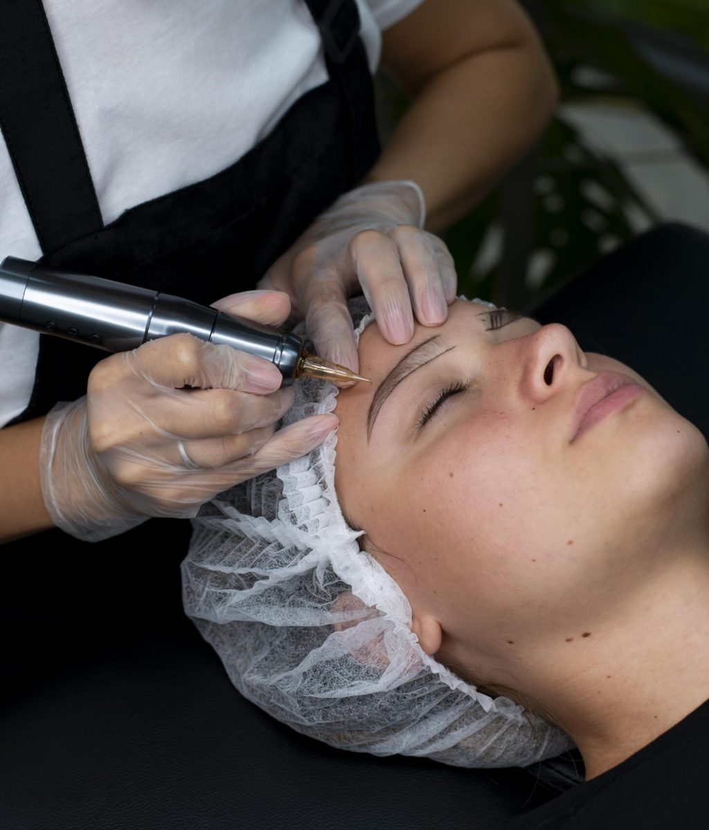 beautician-doing-microblading-procedure-woman-beauty-salon (2)